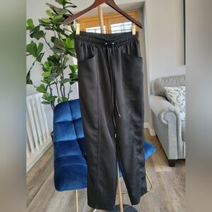 NWOT 7 for All Mankind Lounge Pants in Black, Size M